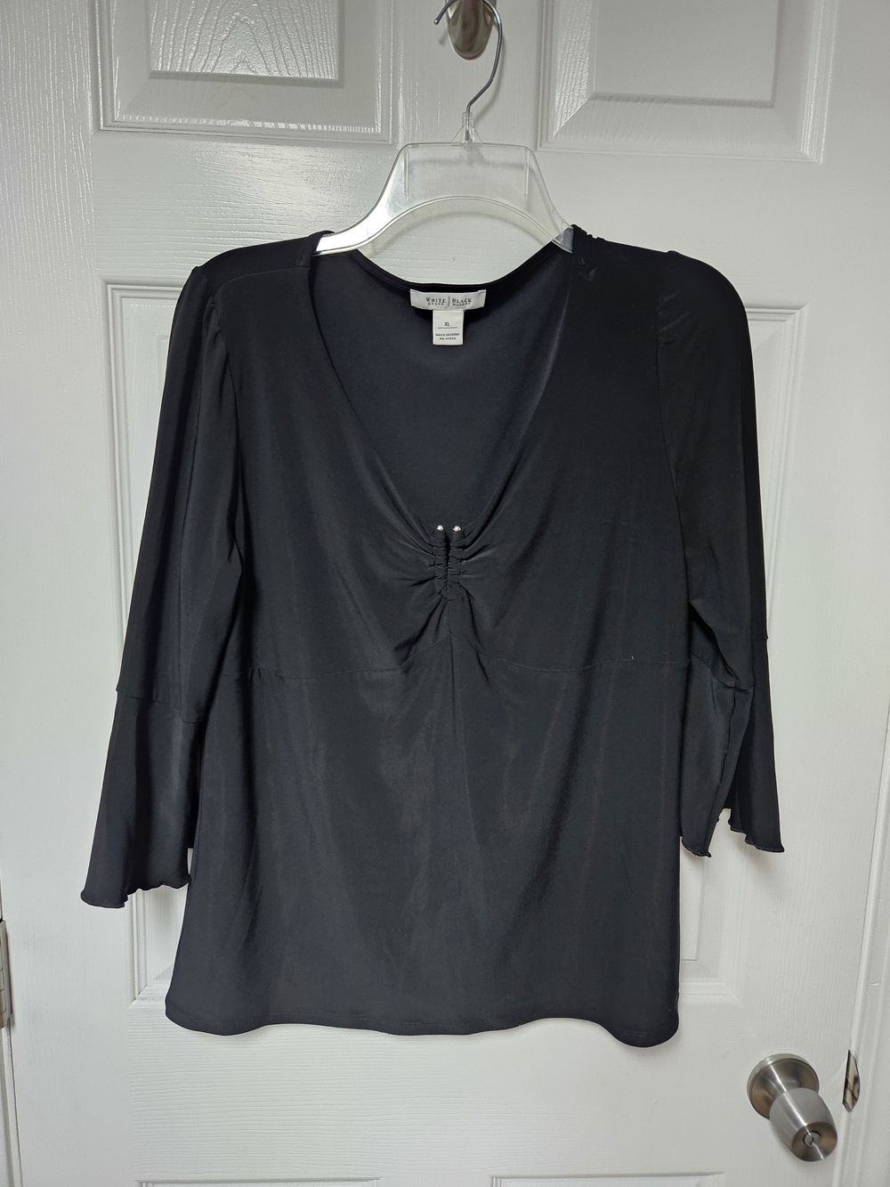 White House Black Market Black V-Neck Gathered Front 3/4 Sleeve Top